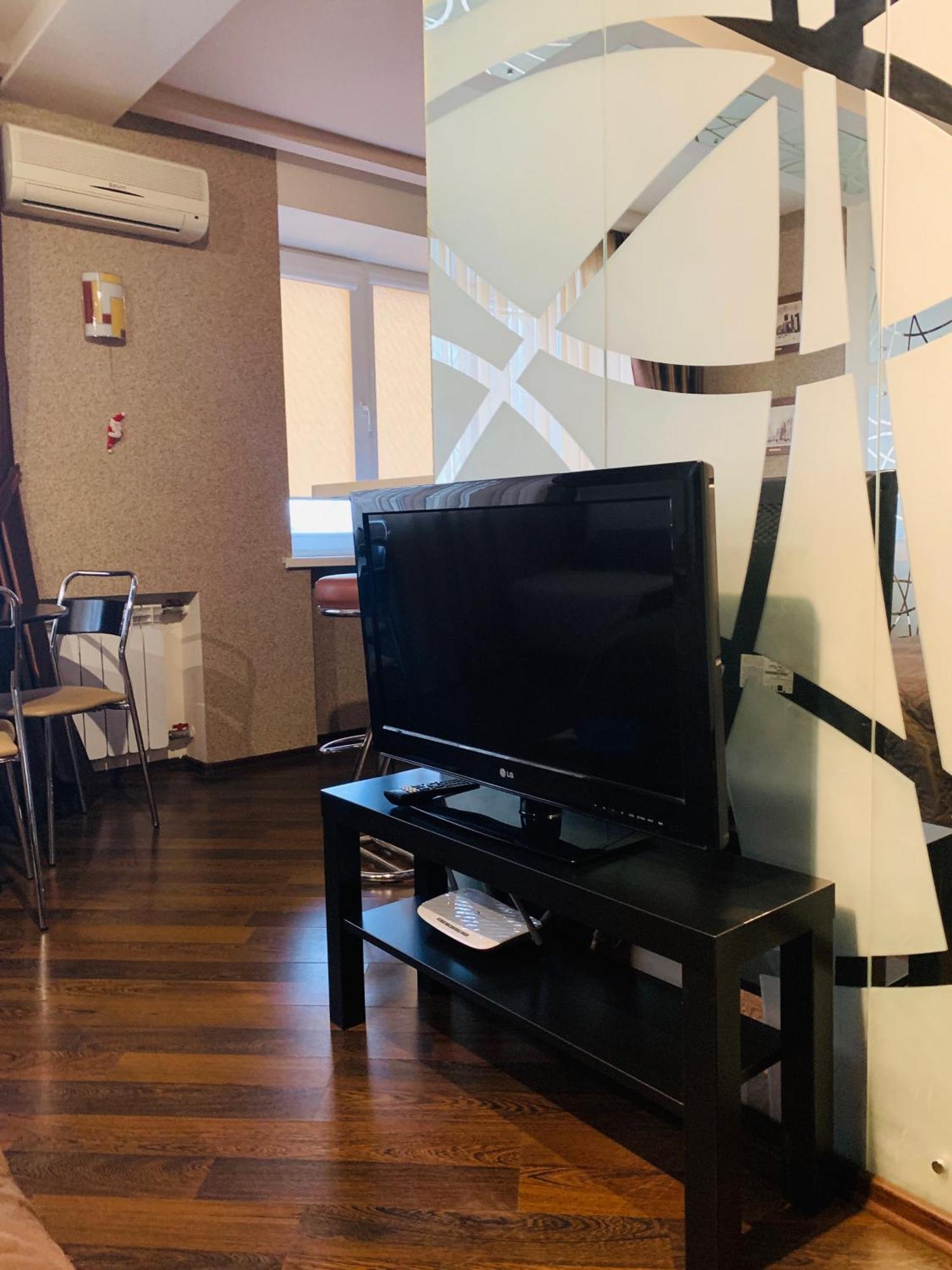 Apartment In Kharkiv , Prospect Nauki 19A Buitenkant foto